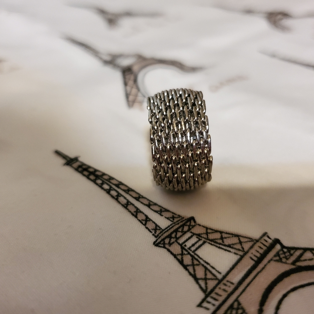 Ring - Picture 3 of 4